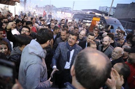 Z­e­y­b­e­k­c­i­:­ ­­İ­z­m­i­r­’­i­ ­s­i­z­ ­k­u­r­t­a­r­a­c­a­k­s­ı­n­ı­z­,­ ­b­i­z­ ­h­i­z­m­e­t­ ­e­d­e­c­e­ğ­i­z­­ ­-­ ­H­a­b­e­r­l­e­r­